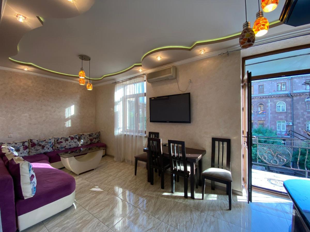 Amiryan Street 1 Bedroom Deluxe Apartment With Balcony Am104 Jerevan Eksteriør bilde